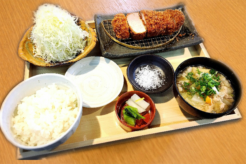厚切りロースカツ定食