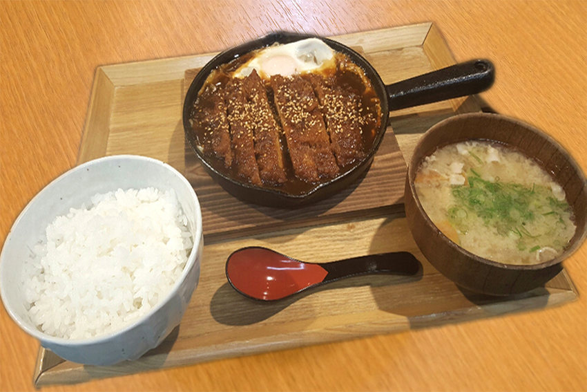 鉄板味噌カツ定食